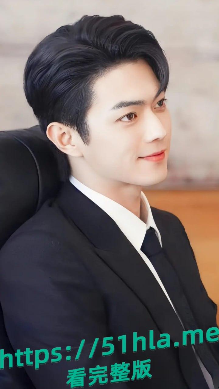 顶流塌房实锤？许凯被前女友许荔莎曝出轨分手，于正急删回应引热议。不雅视频被爆出！-5