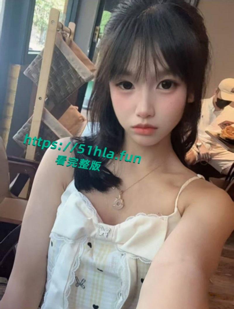 真实迷奸，白嫩学生妹醉酒被带到酒店强制深喉扇嘴巴爆操，无套内射后犹如垃圾般被丢弃一旁！-1