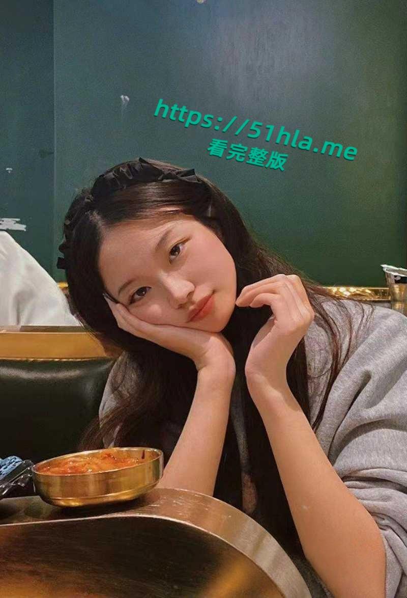 北大超美高财女不雅视频流出，气质女神被男友花式开发小骚穴，露脸口交无套内射玩法超淫！-1