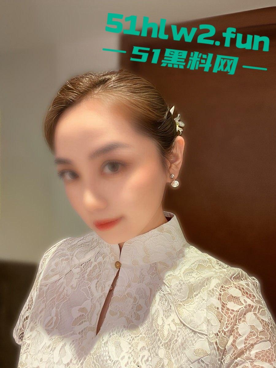 爱情有没有所谓的忠诚，只能看母狗是否经得住诱惑，完美调教的前妻出轨被老公怒曝母狗的调教历程。-1