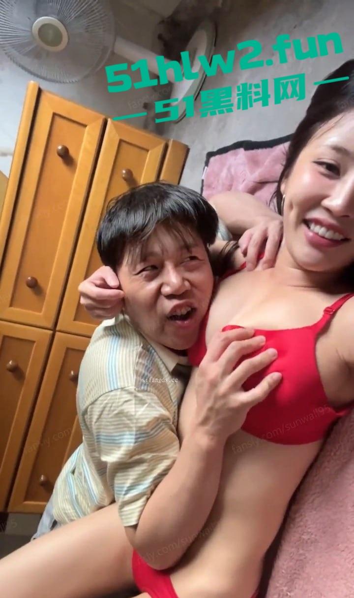 前女团成员模特【sunwall】绝版大尺度福利，农民工家里挨操勾搭农村老汉，各种吃鸡做爱无比淫荡。-10