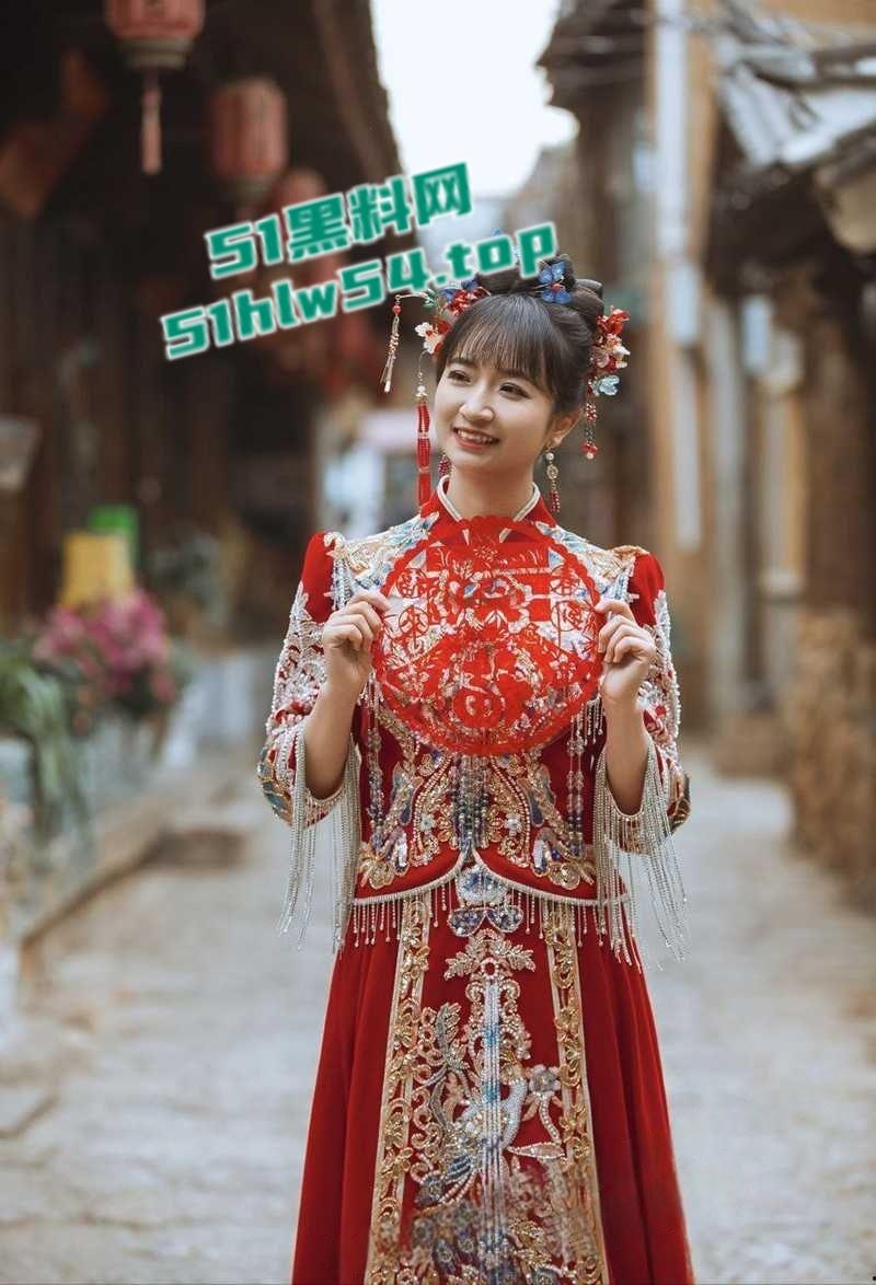 新婚美女护士【小雪】大量不雅视频被曝，出轨成性沦为性奴母狗，露脸自慰舔屌调情聊天记录更是淫荡！-6