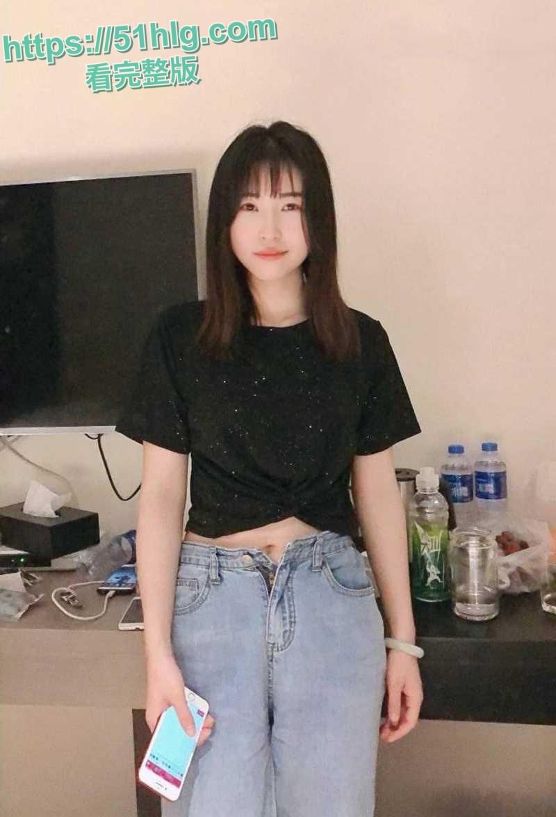 【西安】小学老师【李梦】性爱大公开，娇嫩嫩妹沦为淫贱母狗，全裸洗澡、露脸足交，玩转肛交高潮不断-1