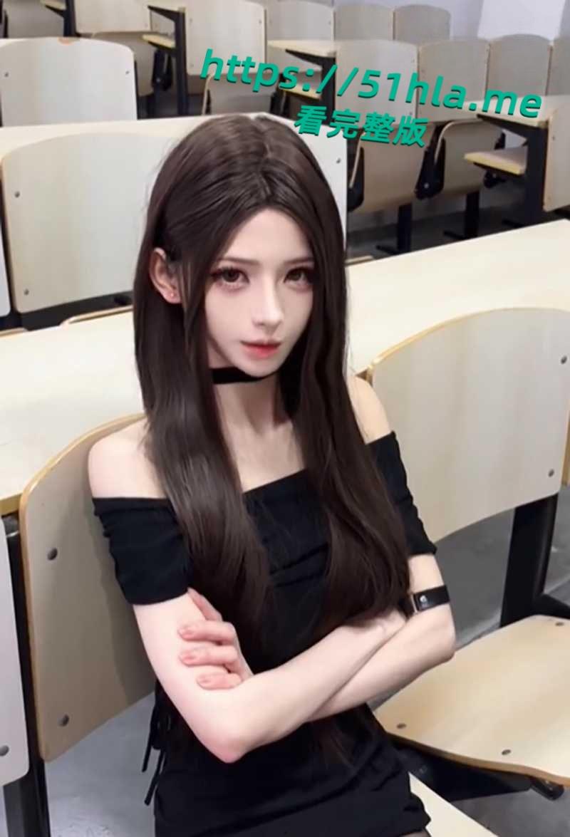 百万女网红【吱四】出轨约炮视频流出，清纯少女被绿秒变海后，脚踩两船撩骚骗钱，主动骑乘自慰超淫骚！-7