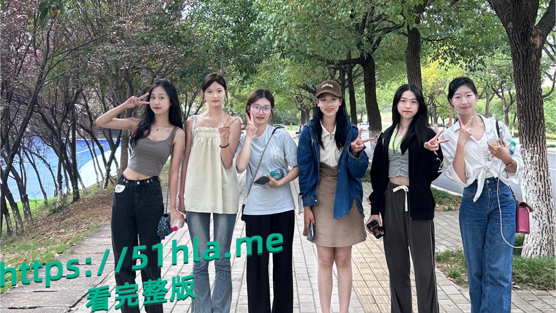 赣南师范大学 韦丽芳 背着男友兼职外围赚外快 喜欢车震口交 被嫖友用鸡巴捅嘴塞喉 抗腿爆操输出！-4