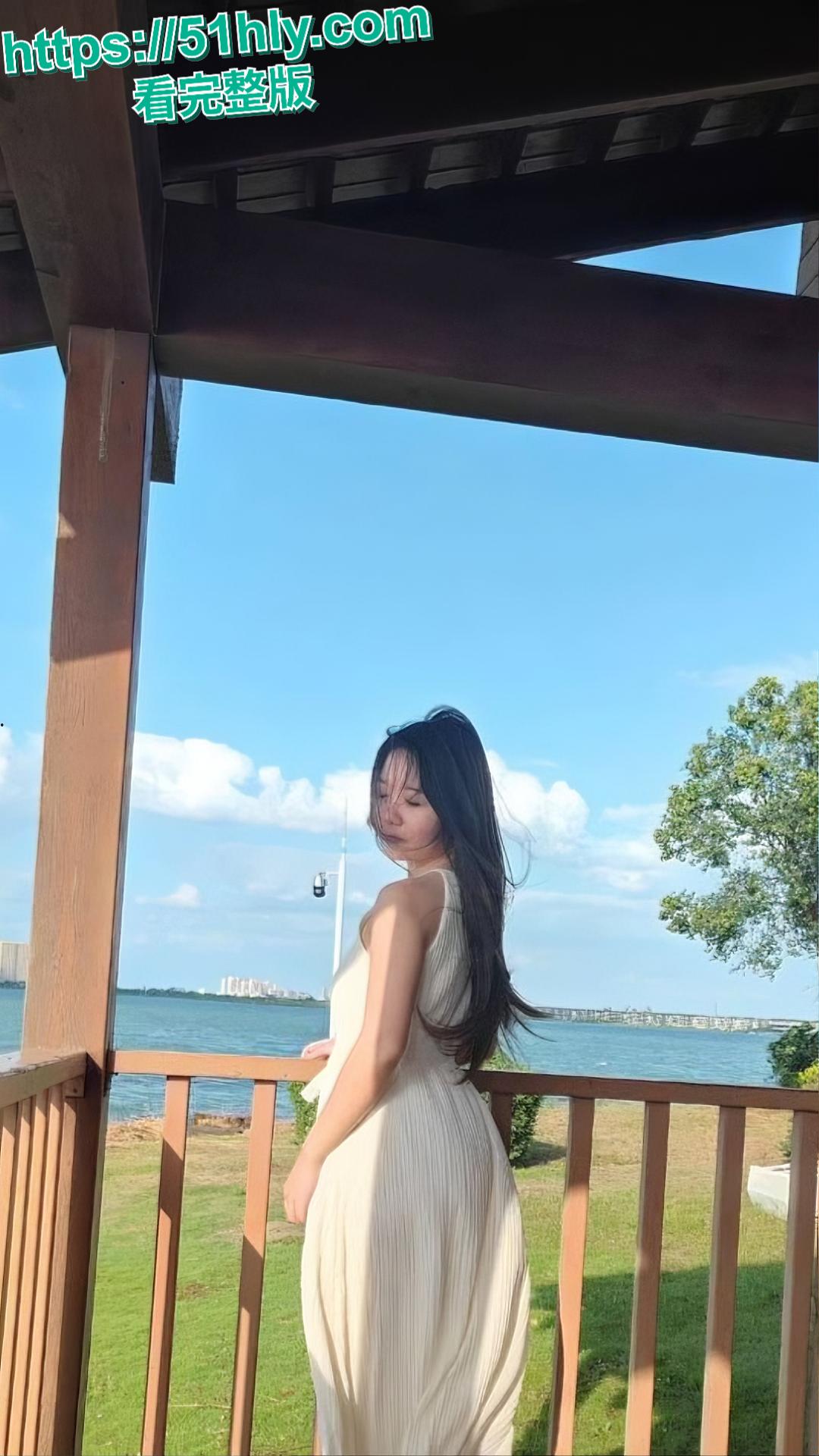 浙江嘉兴清纯人妻何晓韵野外偷情单身小叔子口曝黑料全网疯传！小区楼下口交大屌，忍不住了回家爆操骚母狗！-2