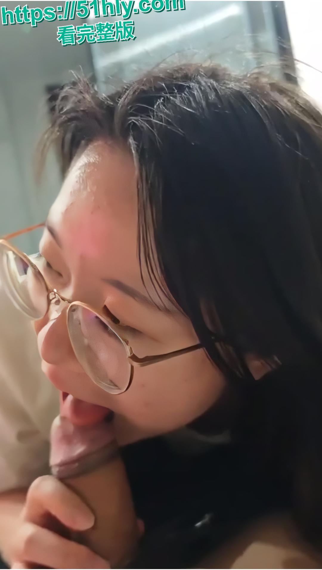 浙江嘉兴清纯人妻何晓韵野外偷情单身小叔子口曝黑料全网疯传！小区楼下口交大屌，忍不住了回家爆操骚母狗！-3