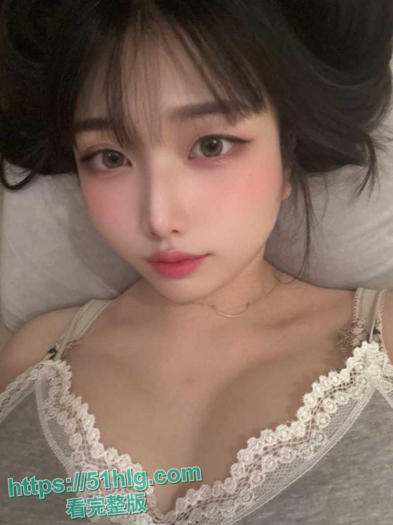 【锡林浩特市】90后巨乳骚货【王美丽】挪用公款700万，花600万与男主播约炮，骚逼身材火辣被疯狂抽插视频震惊全网-2