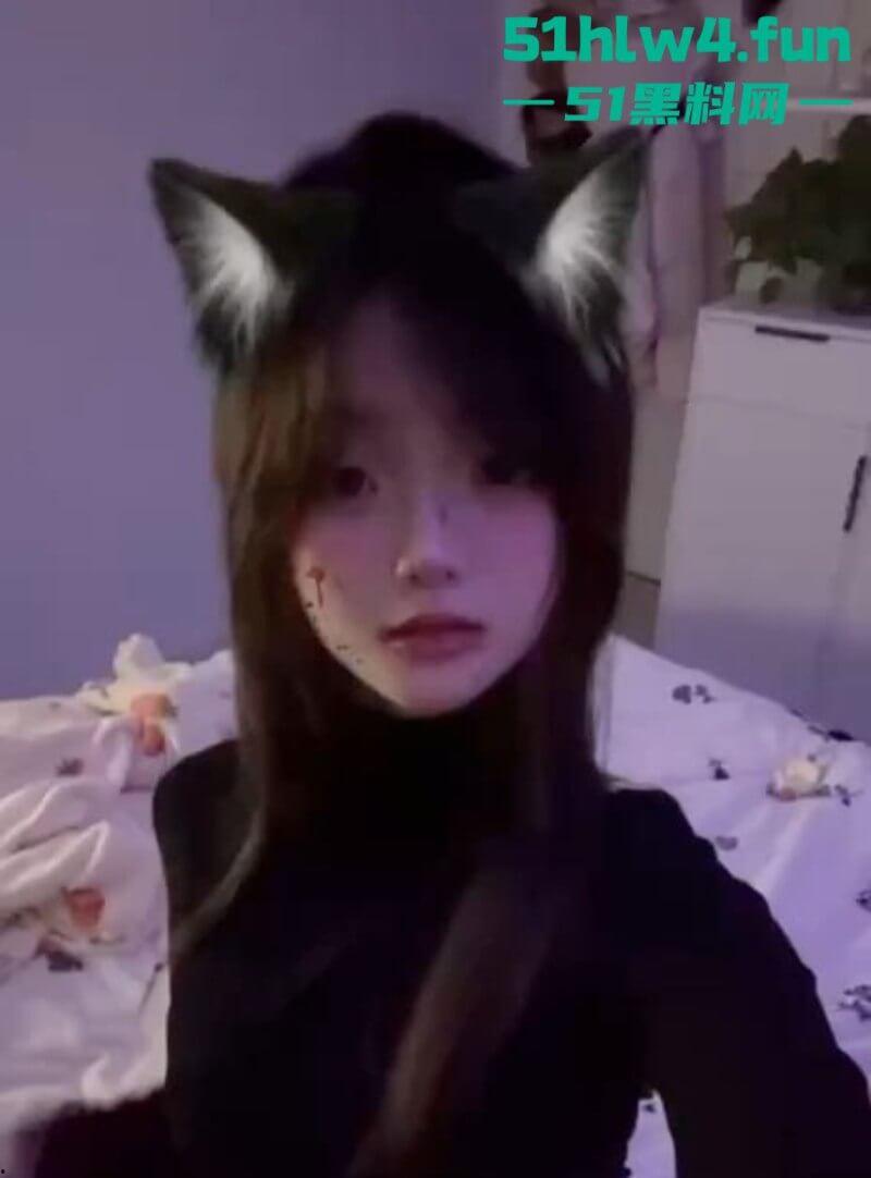 南京钟山技术学院【杨和馨】极品身材反差学生妹，到处约炮给男友带绿帽子聊天记录视频曝光。-15