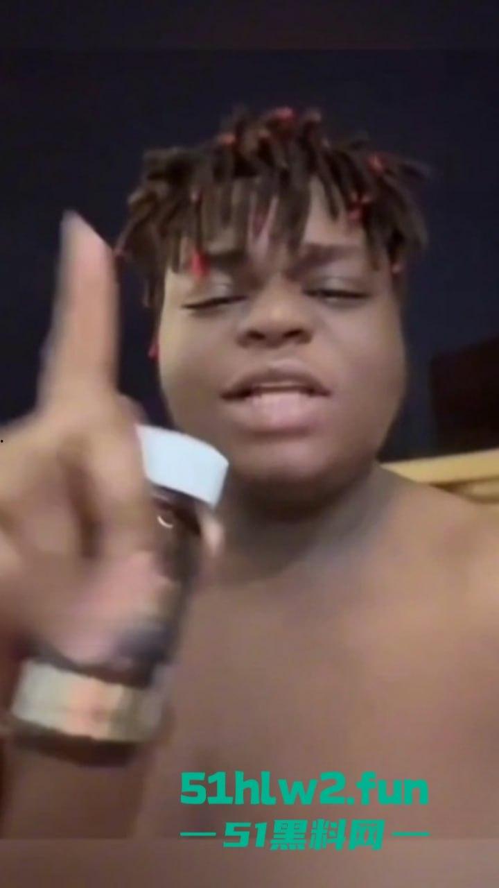 战狼2爆火的卖黄碟【小黑】竟转行干网黄了，网络带货卖伟哥约女神做爱亲自证实伟哥效果！-3