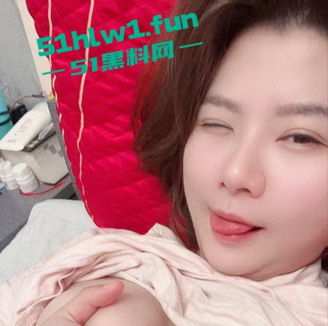 约炮新婚巨乳人妻，身材性感大奶肥臀，平时高冷公务员私下反差骚母狗，背着被情人操到惨叫连连。-1