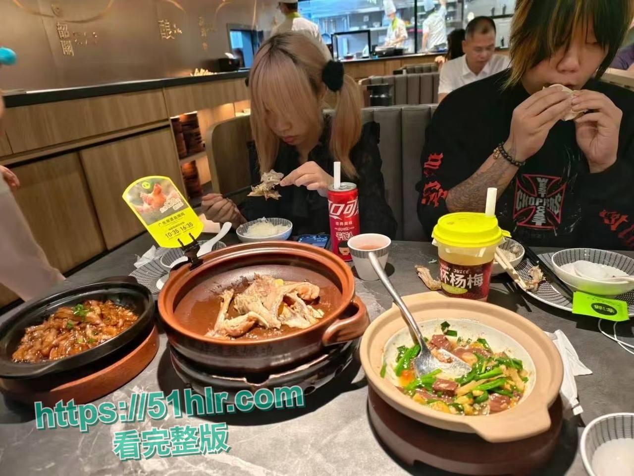 抖音【吉他张】的腥风血雨，前女友【索菲亚】惨遭捡尸，网红【小帕】不雅视频流出！精神小伙竟有女神收割机之称！震撼全网！-14