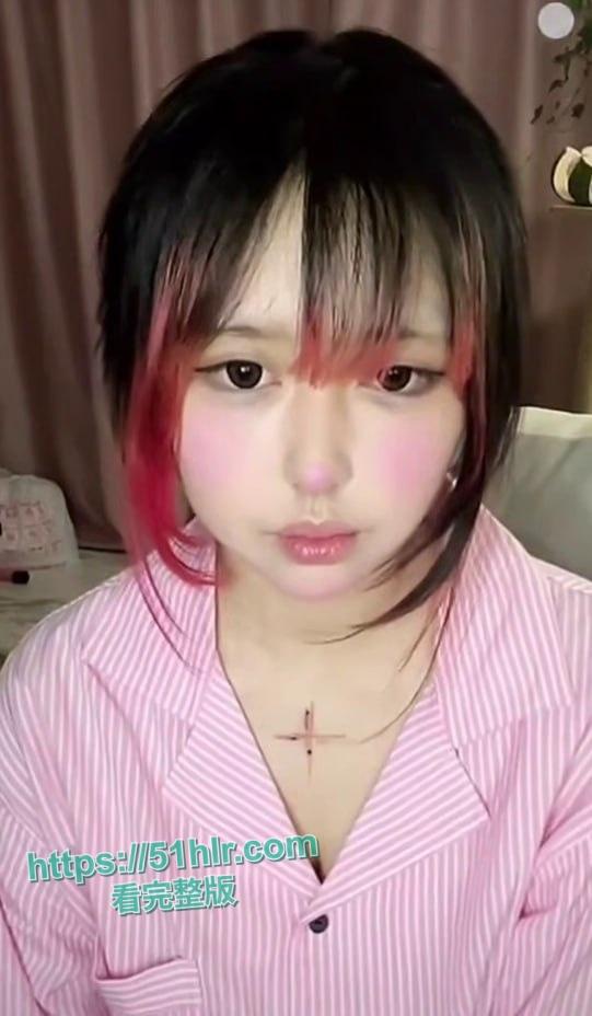 抖音【吉他张】的腥风血雨，前女友【索菲亚】惨遭捡尸，网红【小帕】不雅视频流出！精神小伙竟有女神收割机之称！震撼全网！-27