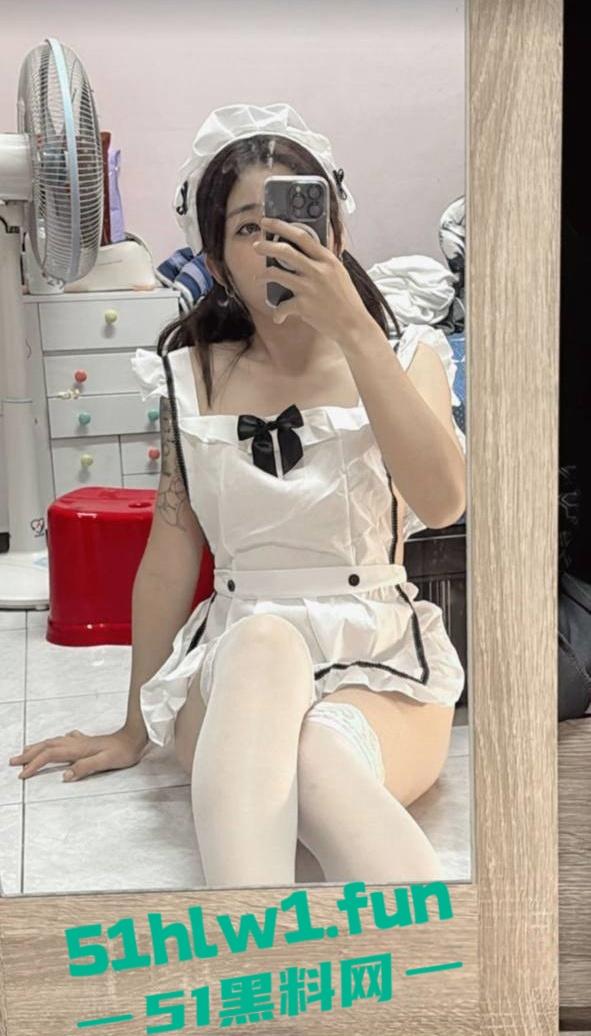 约炮大神投稿自己21岁极品纹身母狗【卢欣柔】年纪轻轻会的不少，各种姿势任猛男持续输出-9