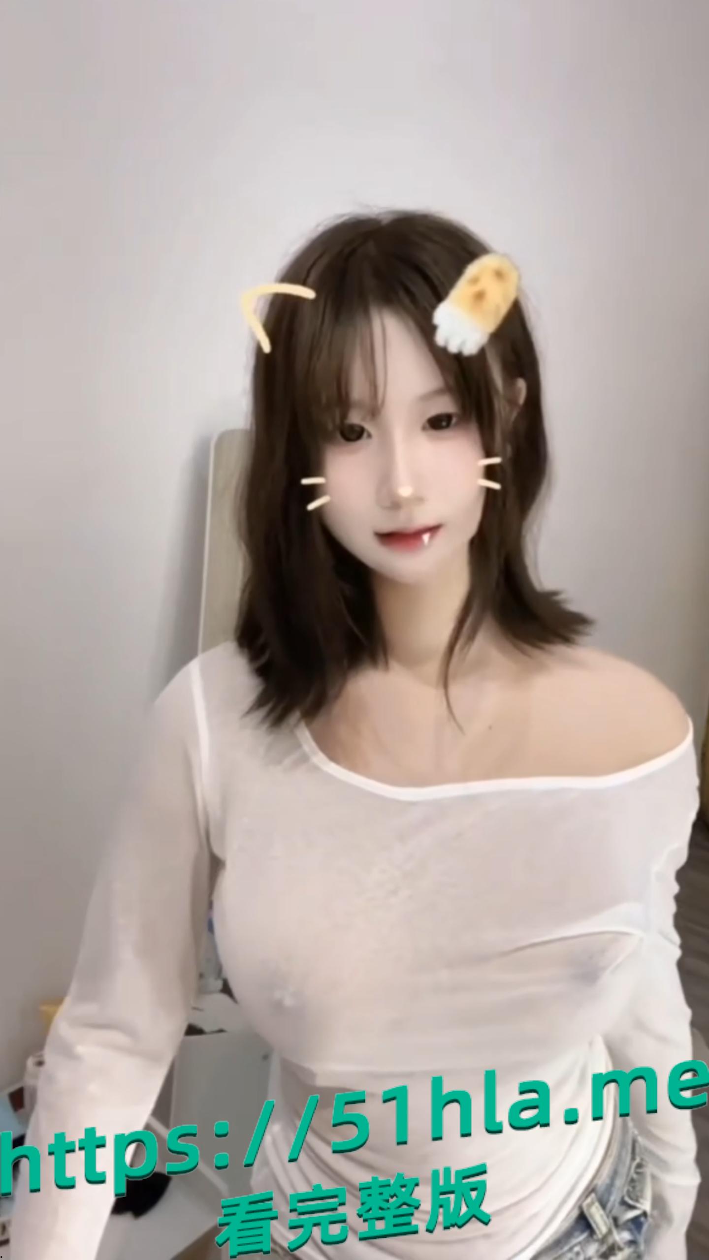 抖音小网红 野萝羊 初次下海就被金主爸爸看中 性感的娇躯诱人至极！-4