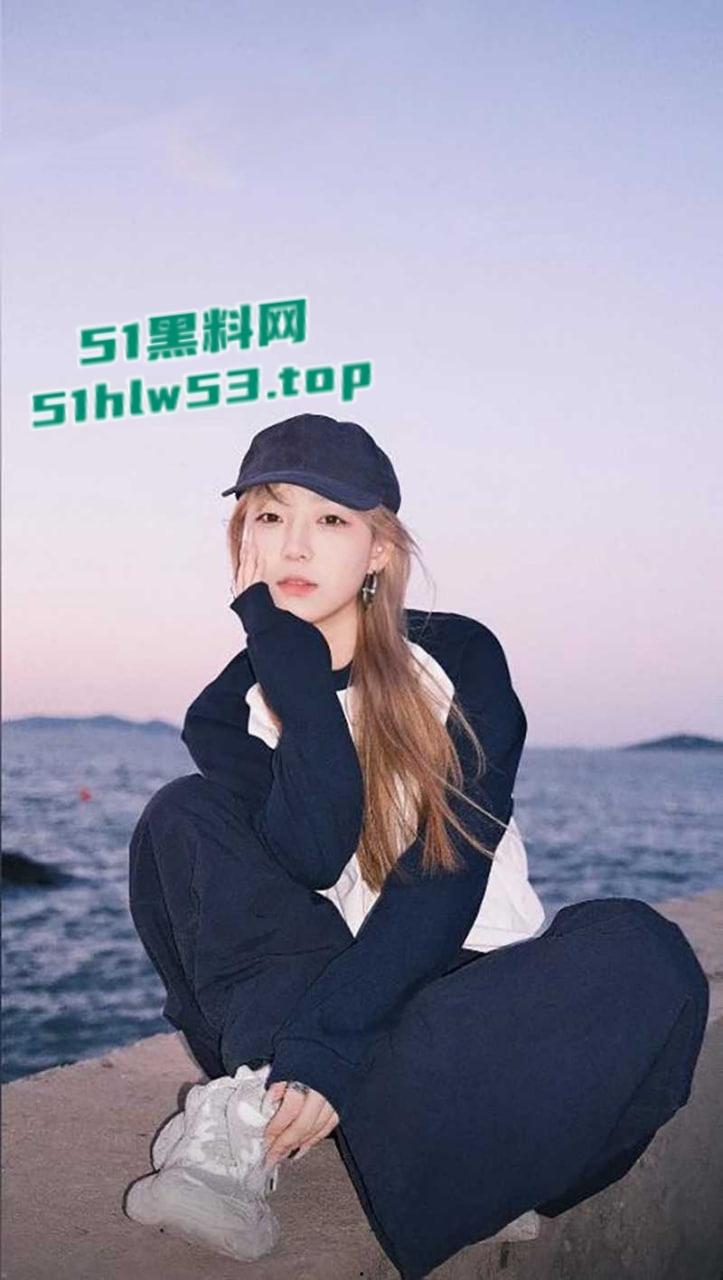 二婚体育男大战拔丝女，抖音300万粉丝网红【小郑嘻嘻】自曝老公婚内出轨，连做爱视频都一并爆光！-2