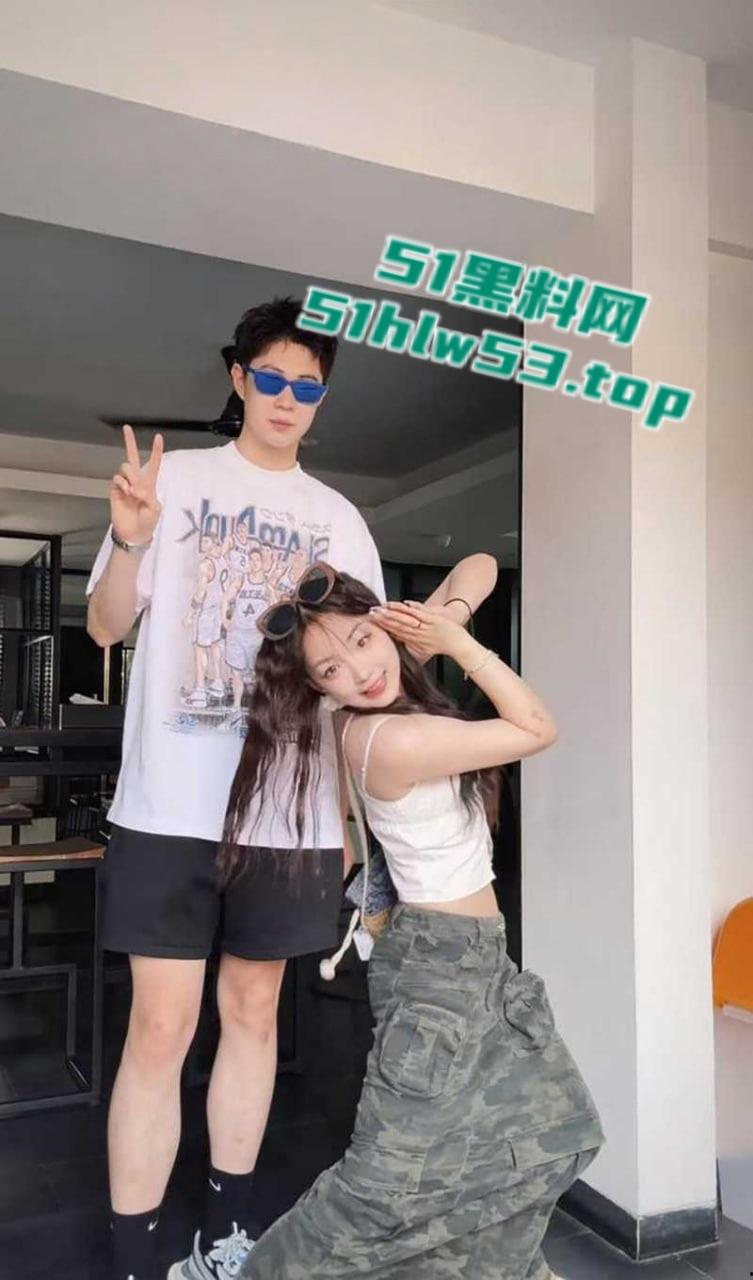 二婚体育男大战拔丝女，抖音300万粉丝网红【小郑嘻嘻】自曝老公婚内出轨，连做爱视频都一并爆光！-5