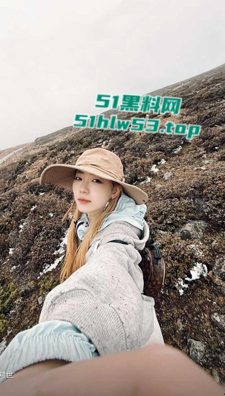 二婚体育男大战拔丝女，抖音300万粉丝网红【小郑嘻嘻】自曝老公婚内出轨，连做爱视频都一并爆光！-7