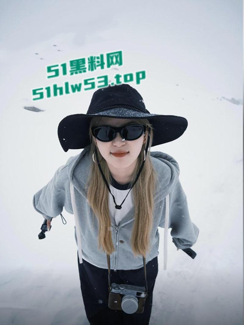 二婚体育男大战拔丝女，抖音300万粉丝网红【小郑嘻嘻】自曝老公婚内出轨，连做爱视频都一并爆光！-8