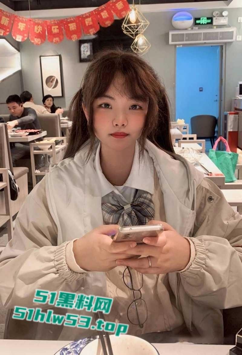 江苏师大【廖雨珊】性爱视频流出，巨乳微胖妹变小母狗，无套内射露脸口交户外露出尺度逆天！-1