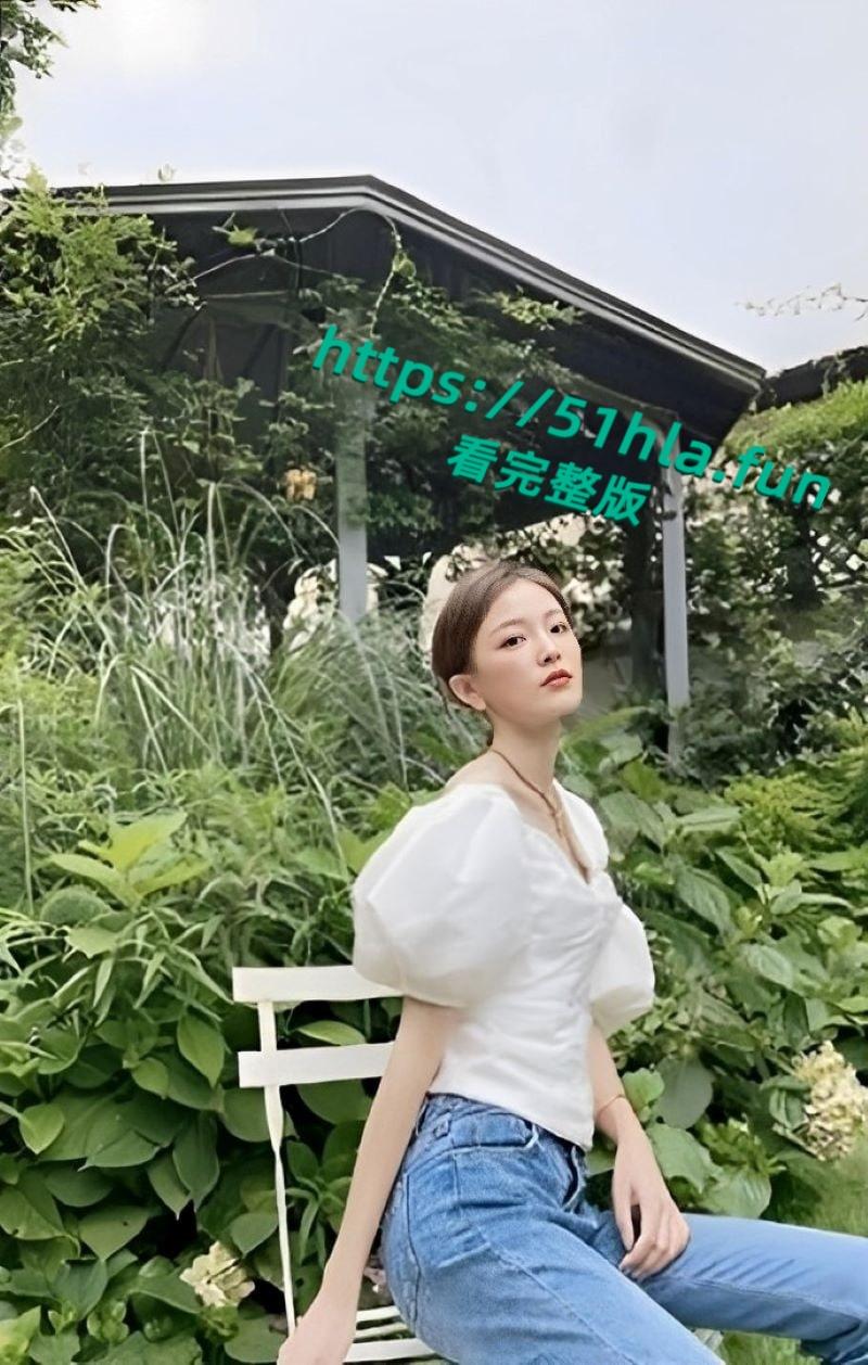 上海师范大学校花【陈大祎】性爱视频泄密，露脸口交舌尖灵活挑逗，肥美臀部高翘后入浪叫不止！-5