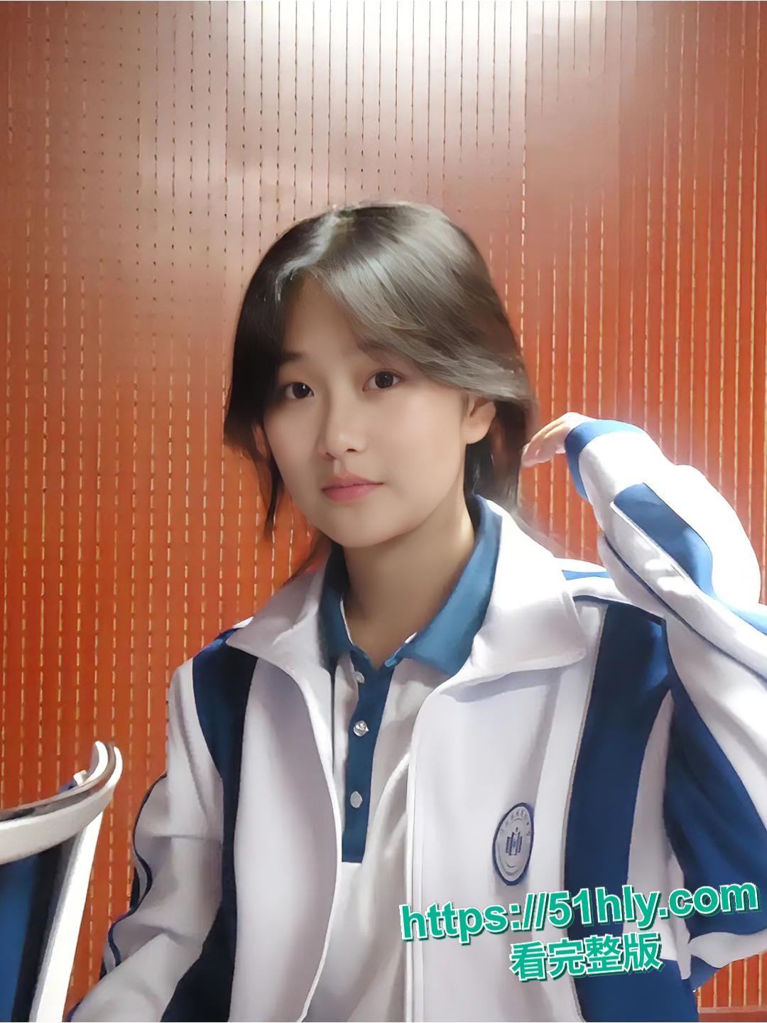 辽宁实验学校大乳学生妹刘敏被男友诱惑酒店开房写作业 边被捏奶子内射边跟妈妈打电话报备早点回家-3