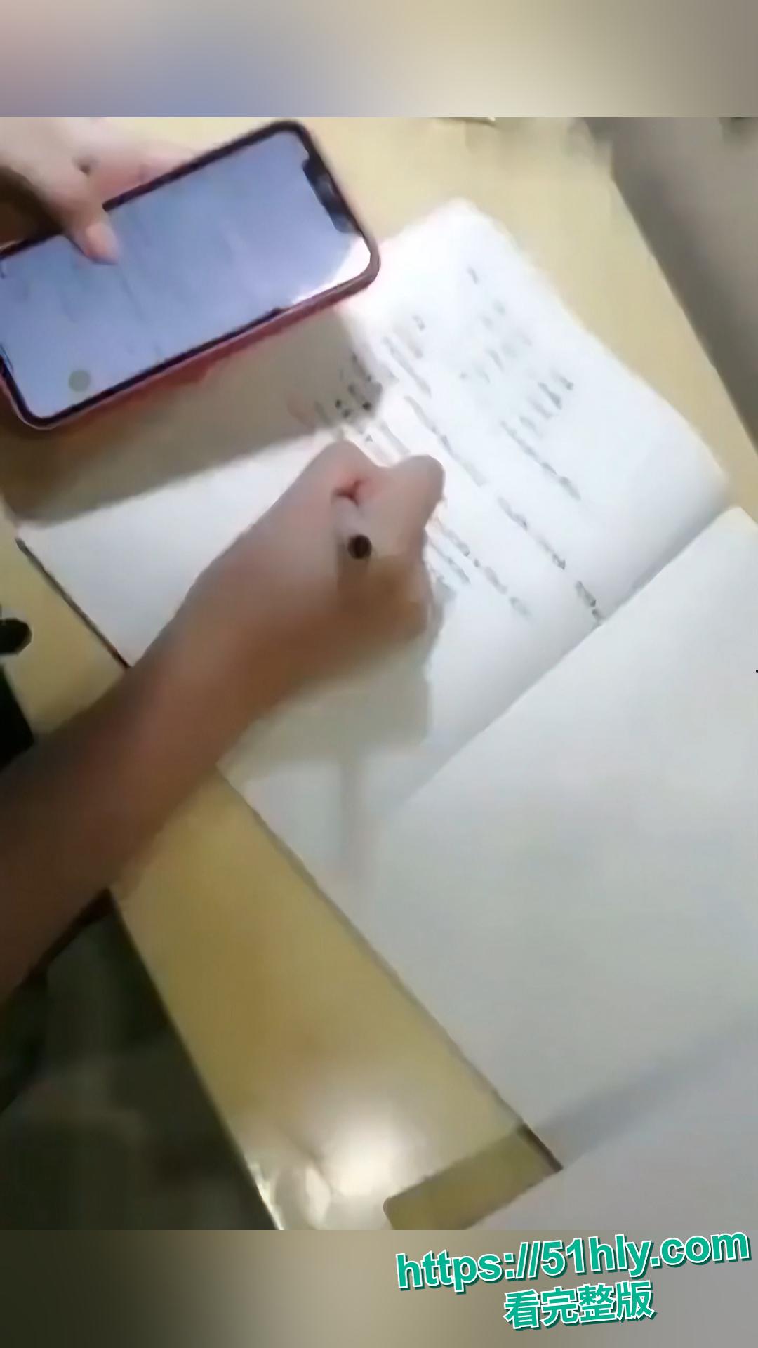 辽宁实验学校大乳学生妹刘敏被男友诱惑酒店开房写作业 边被捏奶子内射边跟妈妈打电话报备早点回家-6