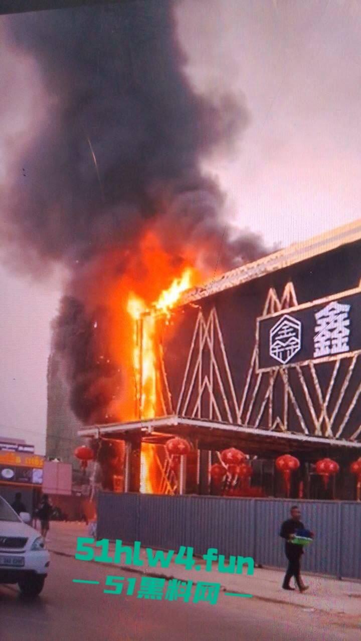 柬埔寨班迭棉吉省，波贝鑫钻汇KTV突发大火疑似是仇敌帮派报复，伤亡情况尚未公布。-6