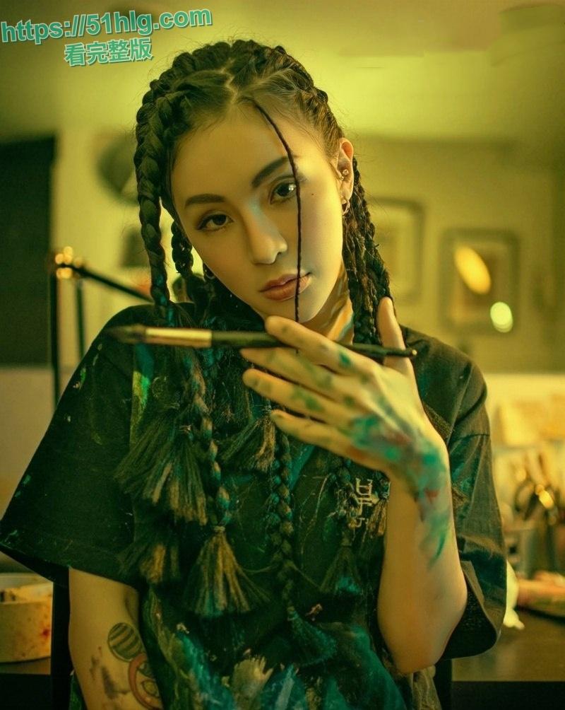 性感纹身潜水教练【梁云菲】私密约炮视频曝光，火辣身材搭配销魂呻吟声，震撼全网！-11