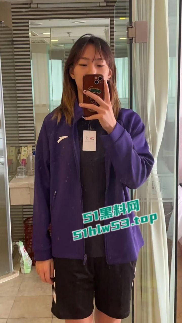 合肥师范学院手球队【李旗】酒店开房视频被炮友曝光，性感肥臀被抽打调教无套后入 !-4