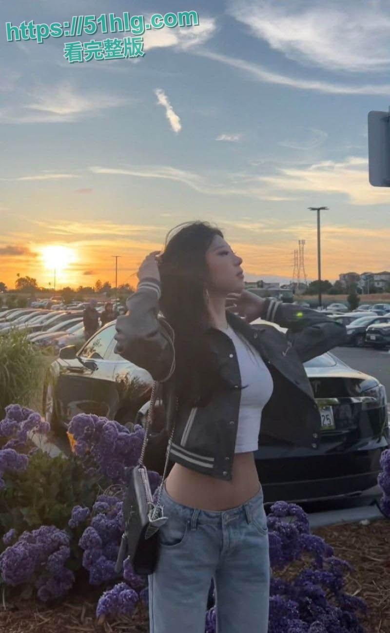 【新加坡】美女留学生回国后却在外网爆火 前男友因爱生恨将私密视频曝光 极品身材被各种爆操 淫荡本质展现的淋漓尽致-1