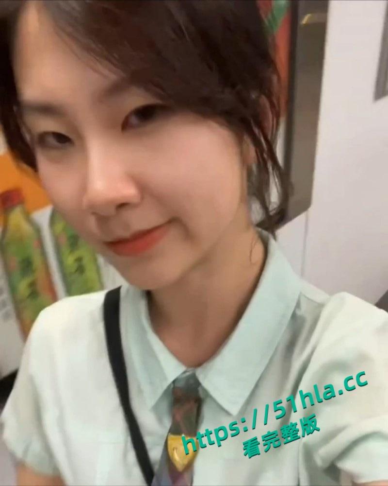 香港大学清纯校花【黄凯欣】抵不住金钱诱惑，沦为富二代性奴玩物，满身淫语颠覆女神形象！-3