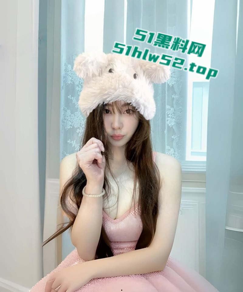 IG极品大奶网美【可可】下海做黄播，揉奶玩穴道具自慰淫荡视频被网友录屏，遭全网疯传！-4