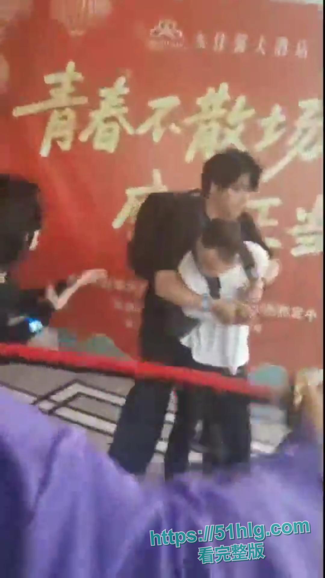 【四川遂宁】Coser漫展发生血案 一男子被多人霸凌后掏出小刀进行反杀 现场顿时乱成一片 莫欺负老实人-6