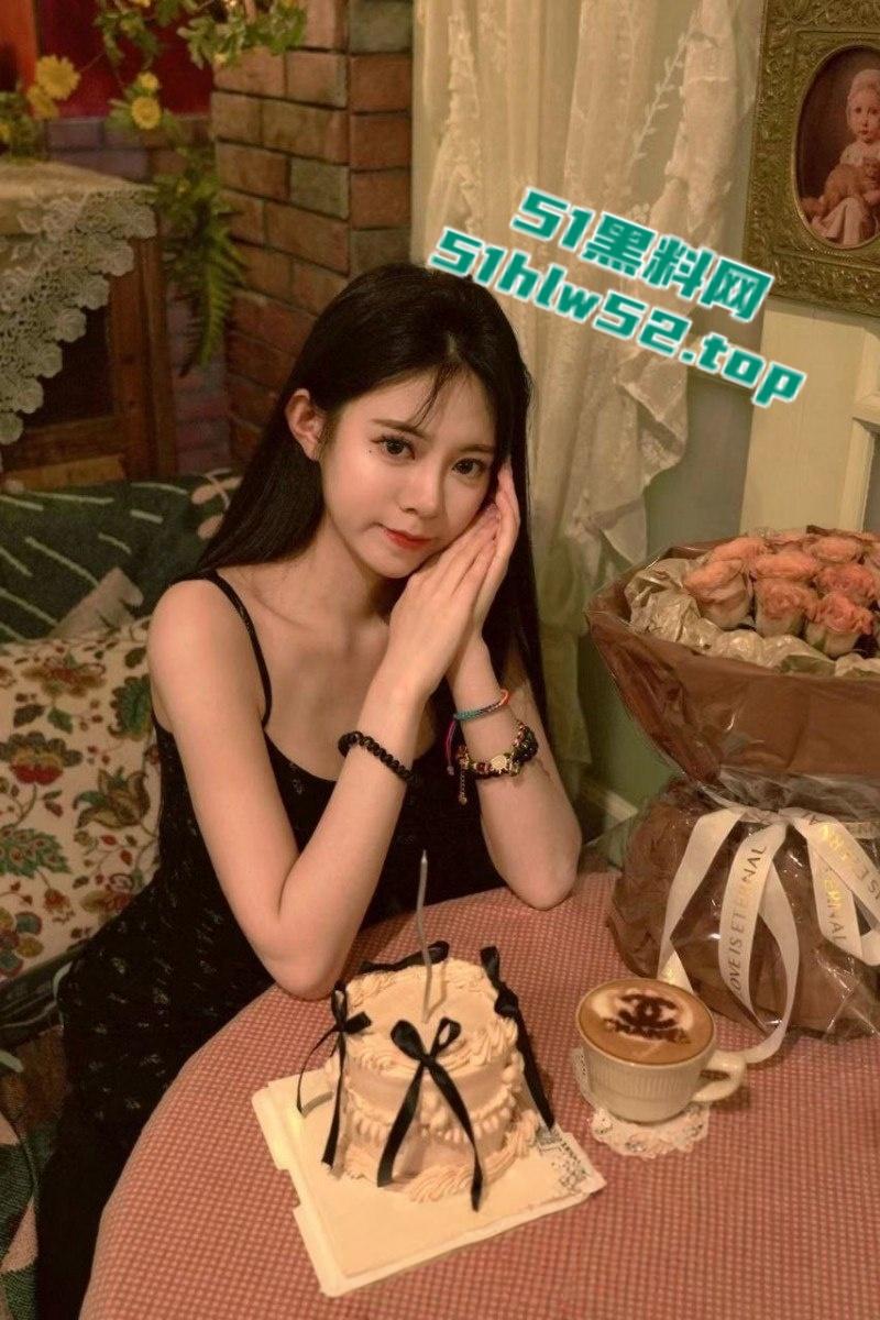 黑龙江哈尔滨口腔护士【孙梦涵】下海卖逼不惜花20万整容，摇身一变成凤凰后疯狂捞金敛财！-6