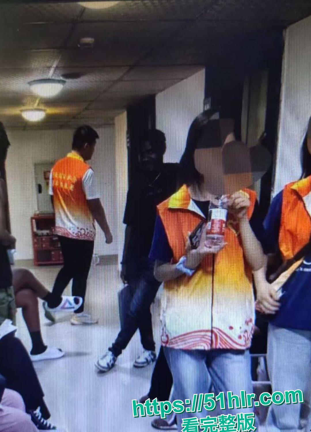 悲哀！重庆理工大学两江 6 栋女生宿舍安排的30多名黑人留学生在楼道强奸一名女同学！-5