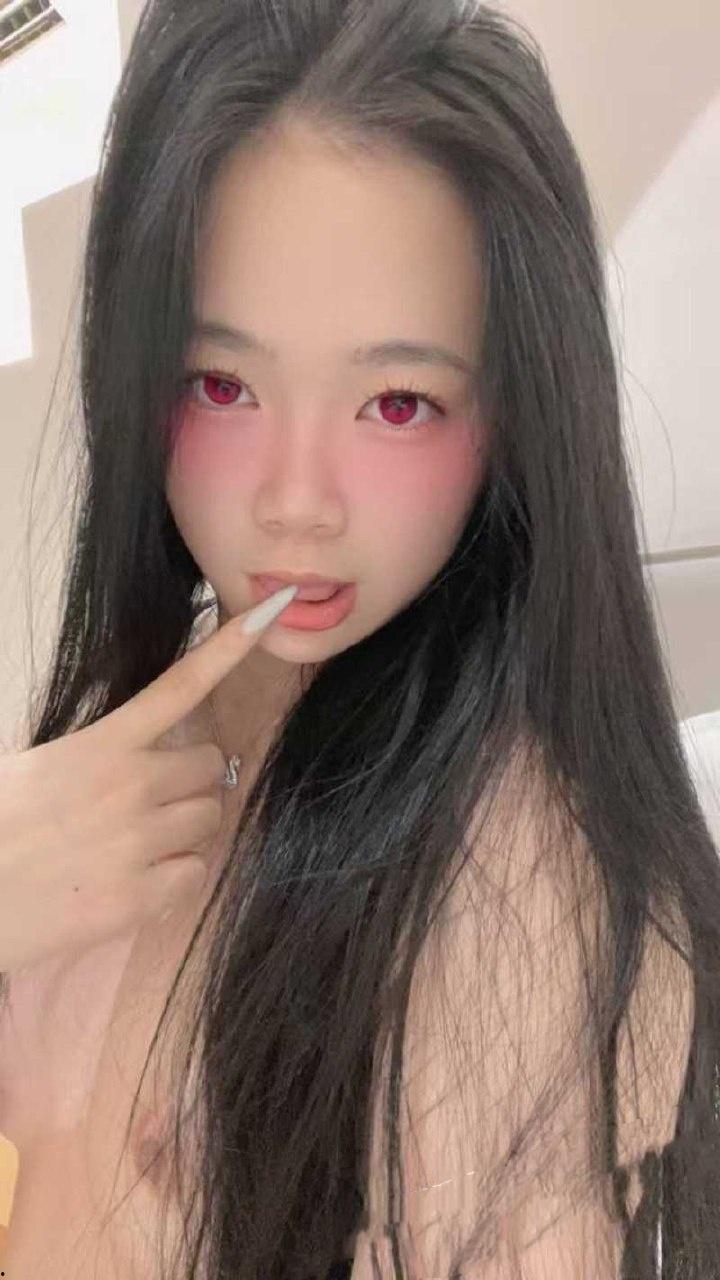 河南台球助教李梦瑶背着男友跟不同男人聊骚，穿着性感黑丝与金主大哥裸聊 被大哥带去酒店无套爆操内射骚逼-10