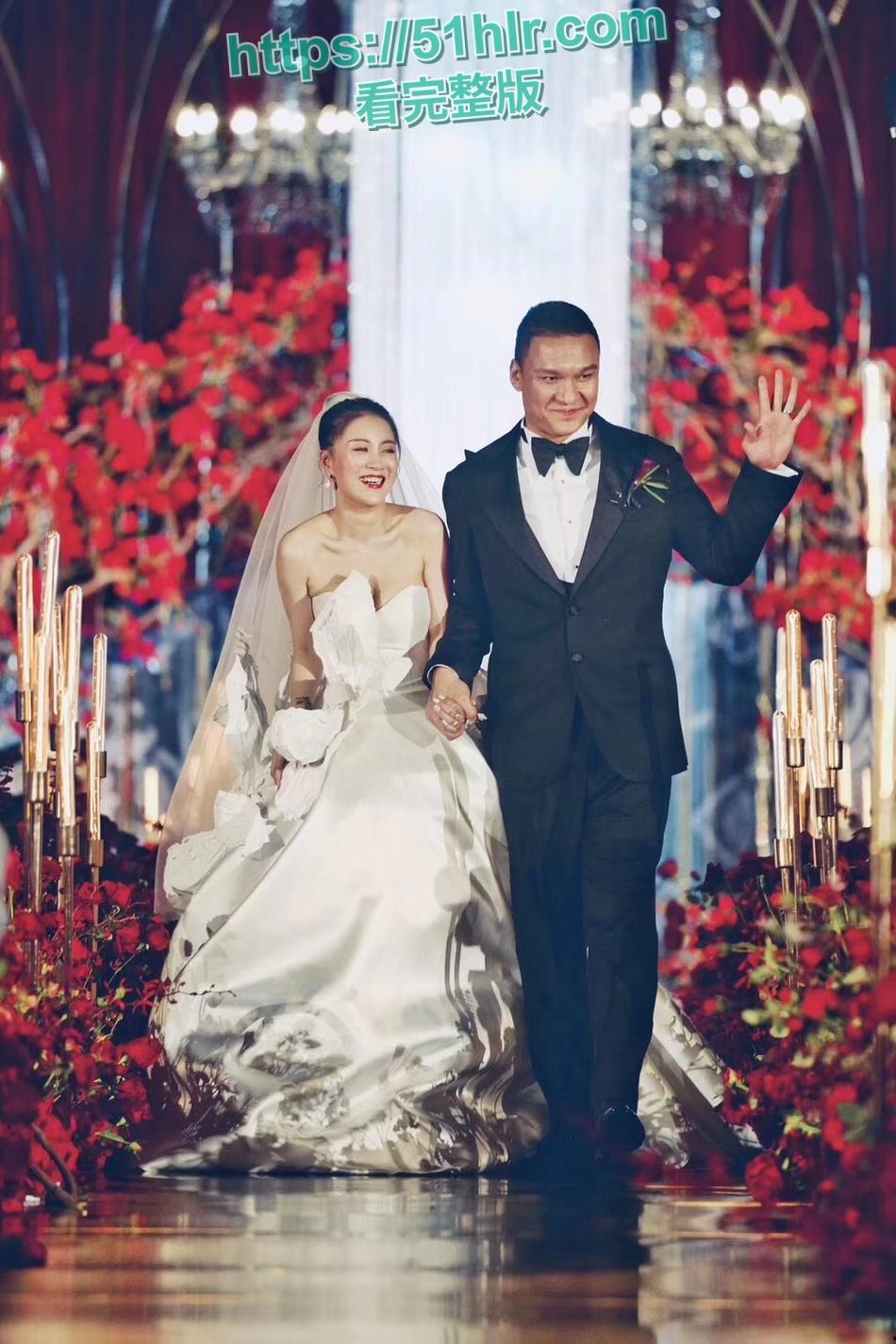 中国有嘻哈总导演【车澈】跌入桃花劫！与歌手【乃万】激吻、搂抱、开房做爱曝丑闻！诚挚道歉却难掩罪行-29