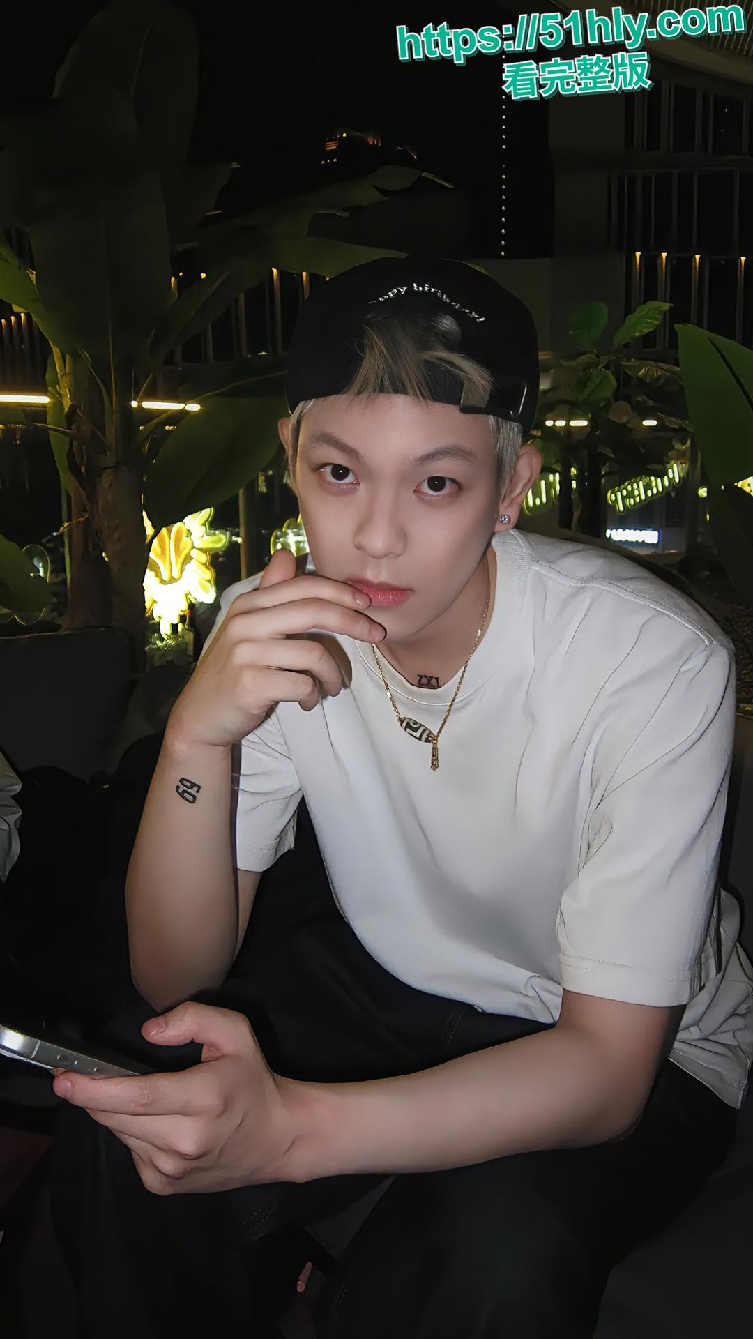 王思聪前女友 慎婕 分手大瓜 被前任树一怒斥出轨闺蜜前男友 其约炮嫖娼身染性病 不雅视频流出！-6