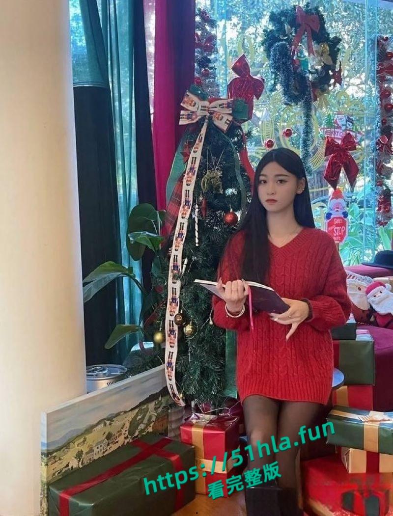 北海职业学院大四骚鸡【何丽芳】性爱视频流出，吵架后约炮友玩内射，复合再让男友无套狂欢！-1