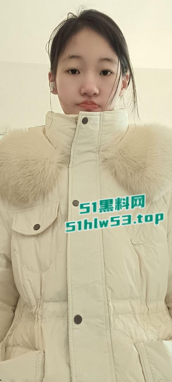 山东临沂电子科技学院风骚学妹【张雯娟】约炮成瘾脚踏多船，身染性病全身溃烂自慰扣穴！-3