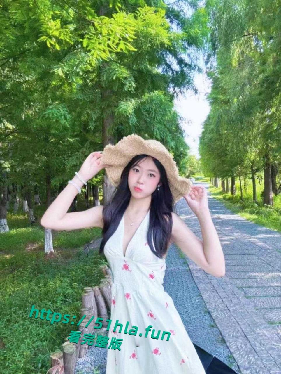 网友爆料，马德里华二代【张静】她爸妈为了拉投资，出卖自己亲生女儿拱手送给别人上床，不明觉厉！-1