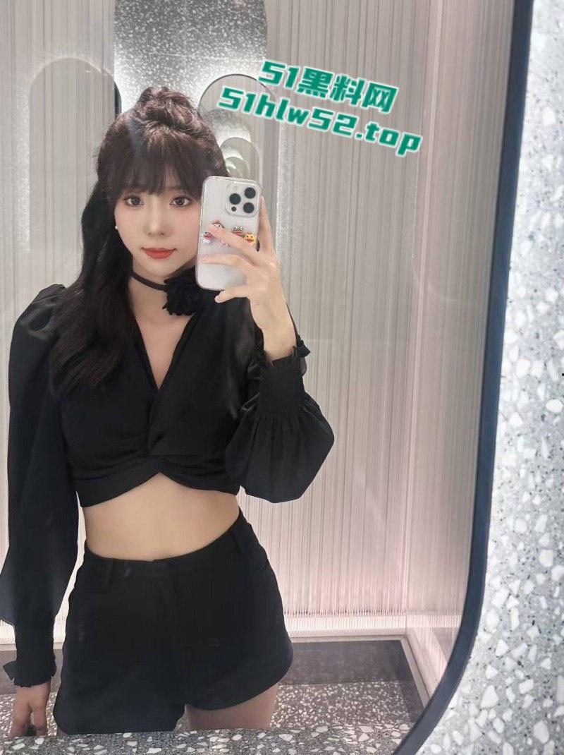 广东中山极品车模【高雅雯】为淘金放弃尊严毫无底线，甘愿沦为金主精盆供其肆意发泄使用！-1