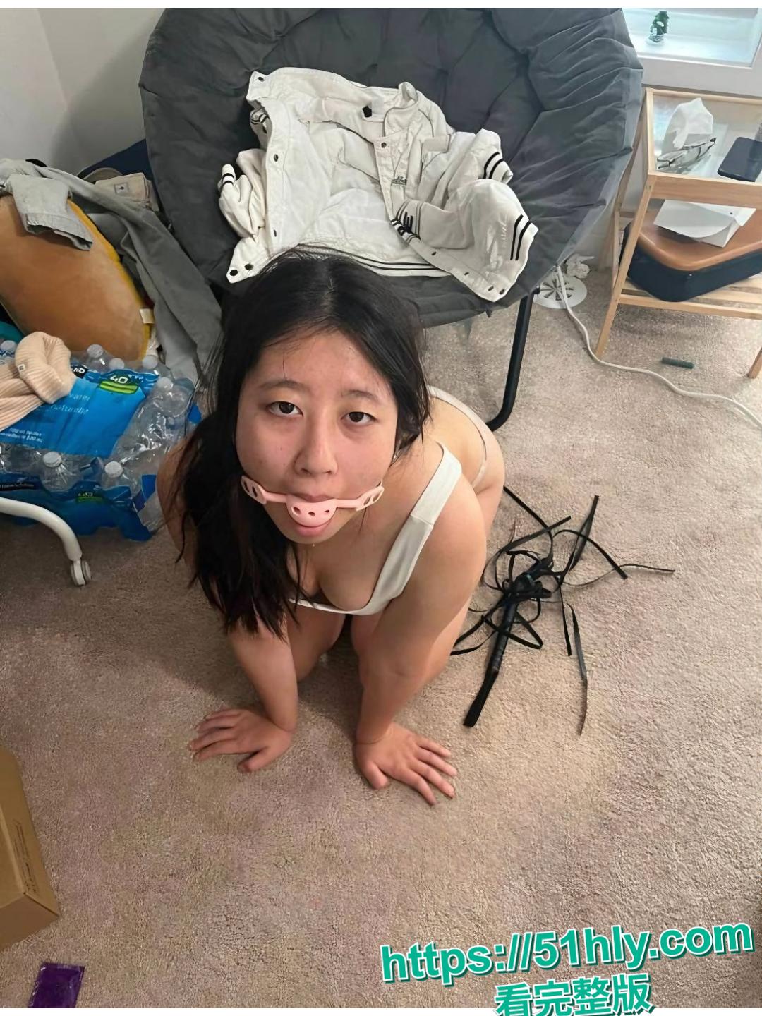 美国留学生李晓雨黑料曝光，清纯学霸变性奴，脏乱差炮友出租屋骑乘做爱！-3