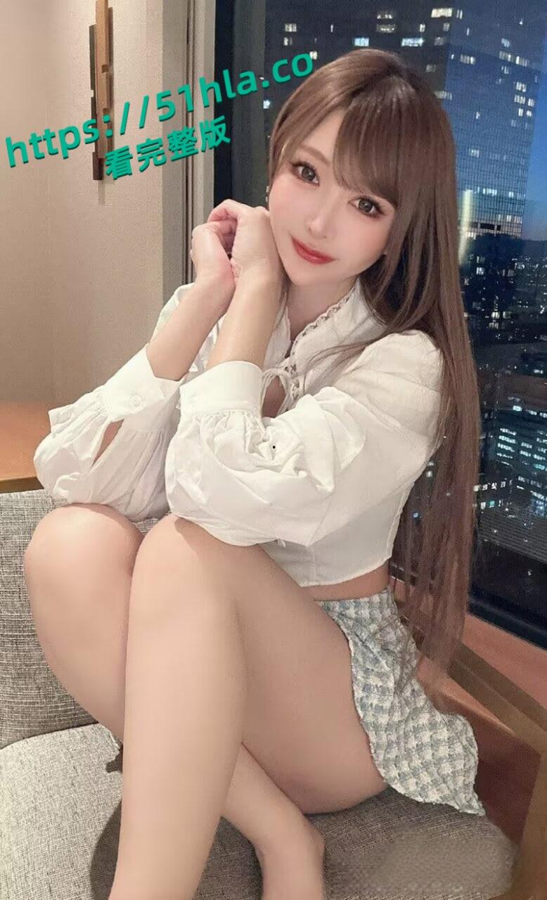 日本顶级颜值福利姬【泷泽异织】三点全露自慰花絮合集，黑丝渔网袜下假阳具疯狂震动，白虎嫩逼诱惑无比！-4