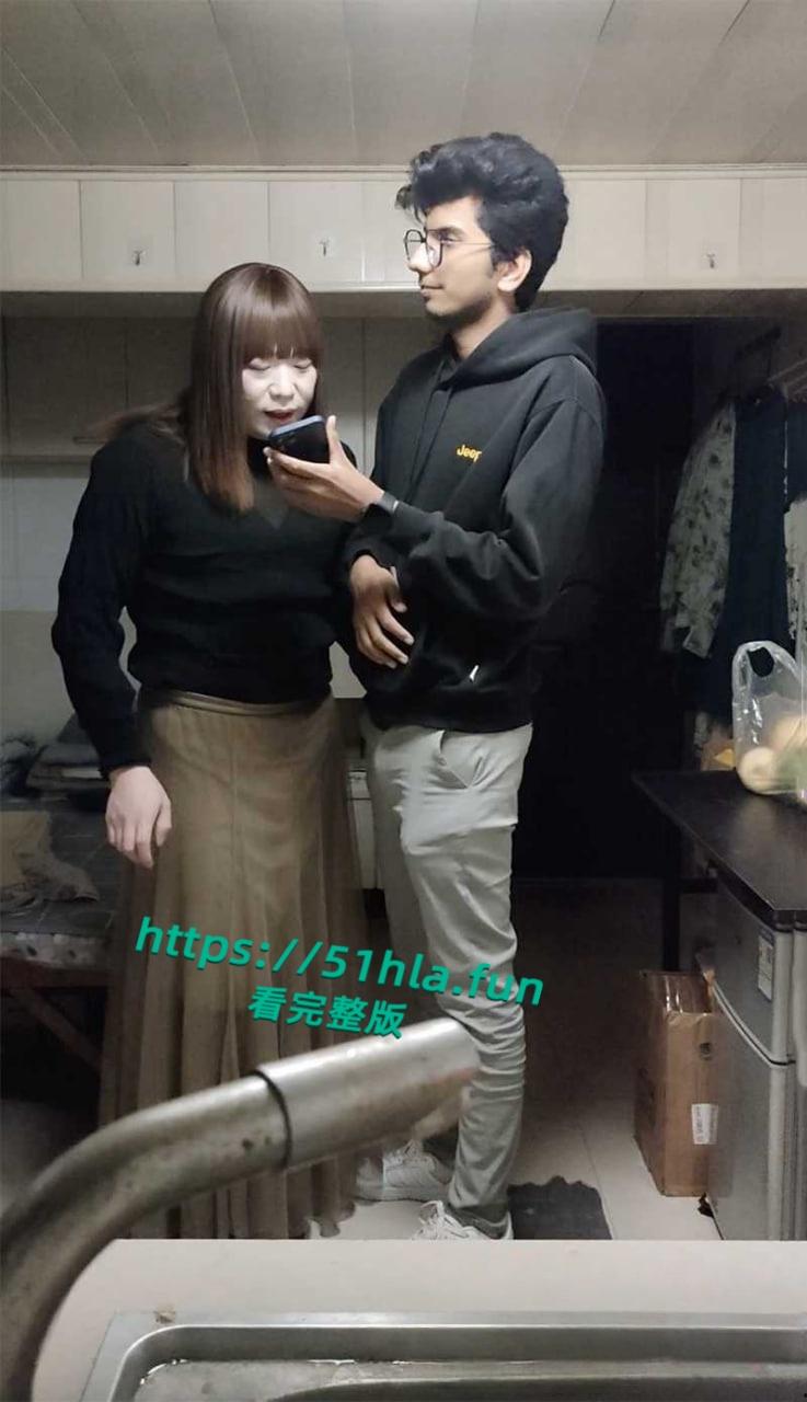 南京红姐事件，最让人吃惊的男嘉宾外国友人，粗黑大屌令红姐爱不释手！-1