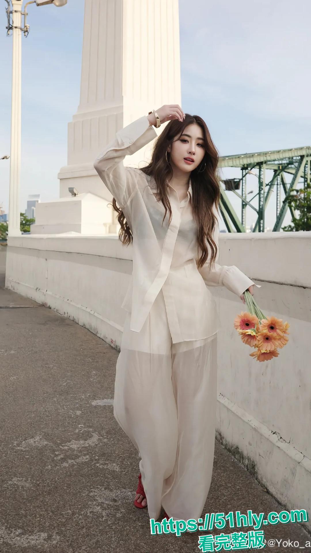 泰国巨星 Faye 直播自曝遭遇断崖式分手，后续爆料女友劈腿新剧同组女演员 Lina，并爆出不雅视频。-11