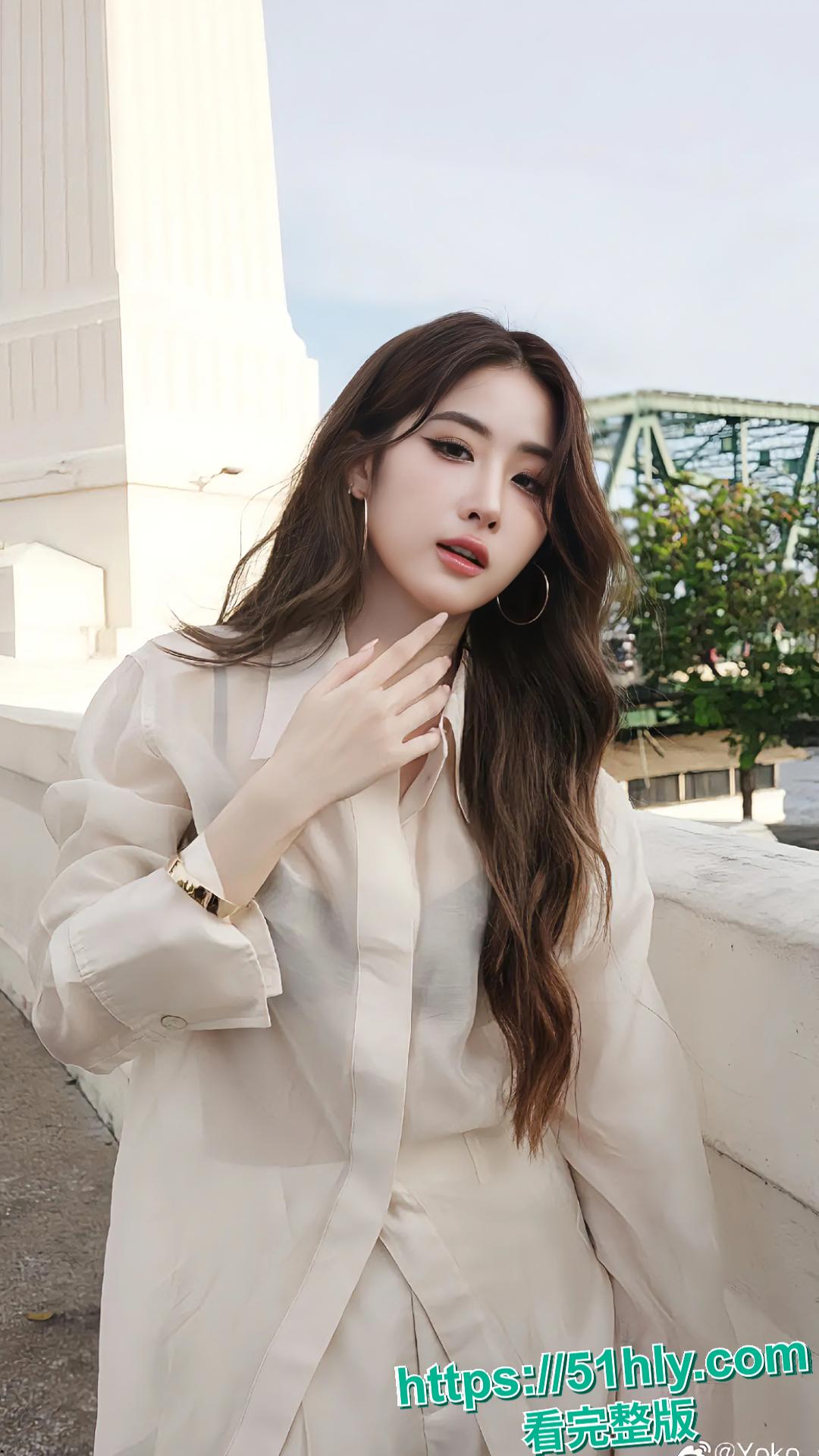 泰国巨星 Faye 直播自曝遭遇断崖式分手，后续爆料女友劈腿新剧同组女演员 Lina，并爆出不雅视频。-12