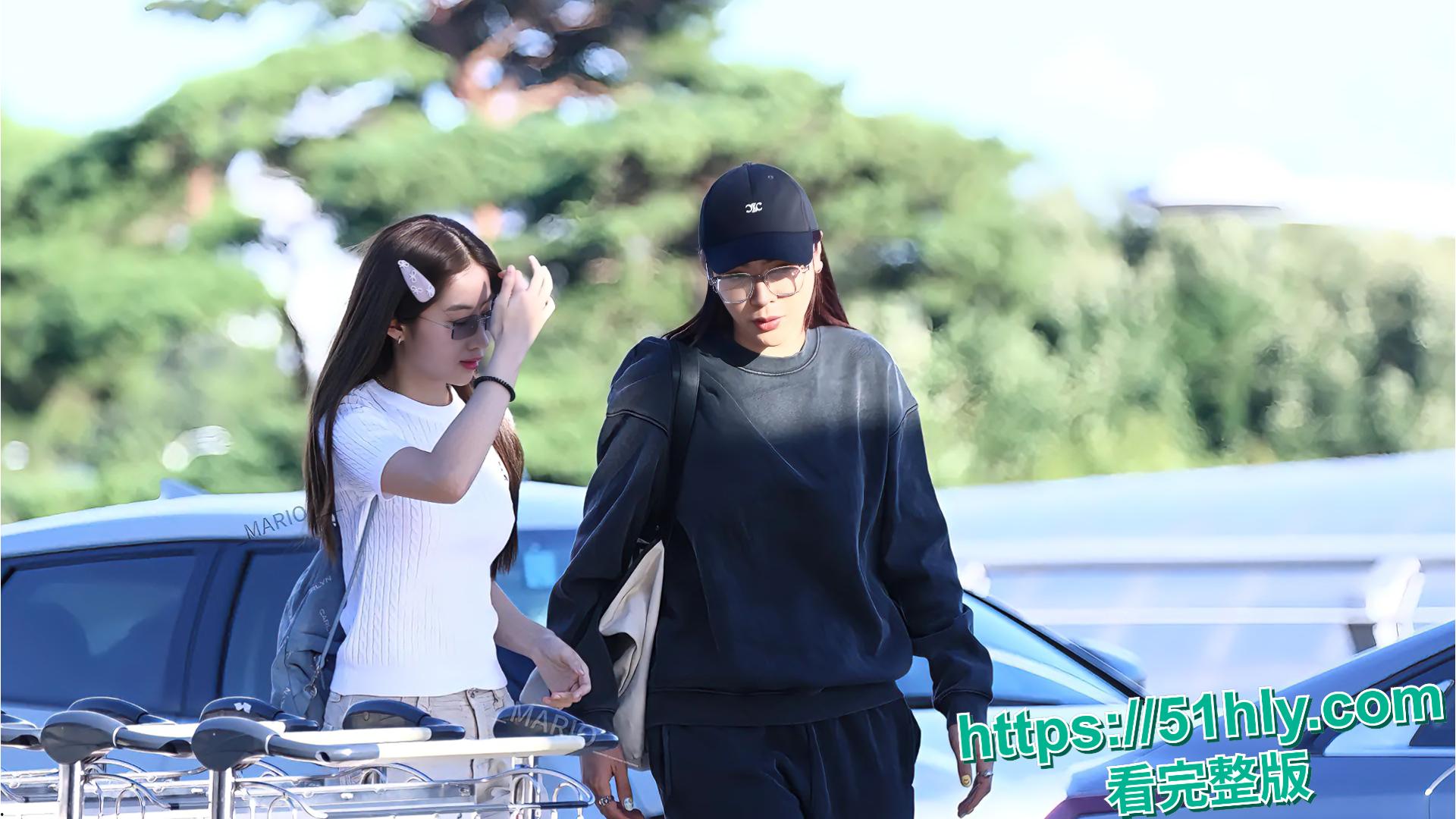 泰国巨星 Faye 直播自曝遭遇断崖式分手，后续爆料女友劈腿新剧同组女演员 Lina，并爆出不雅视频。-16