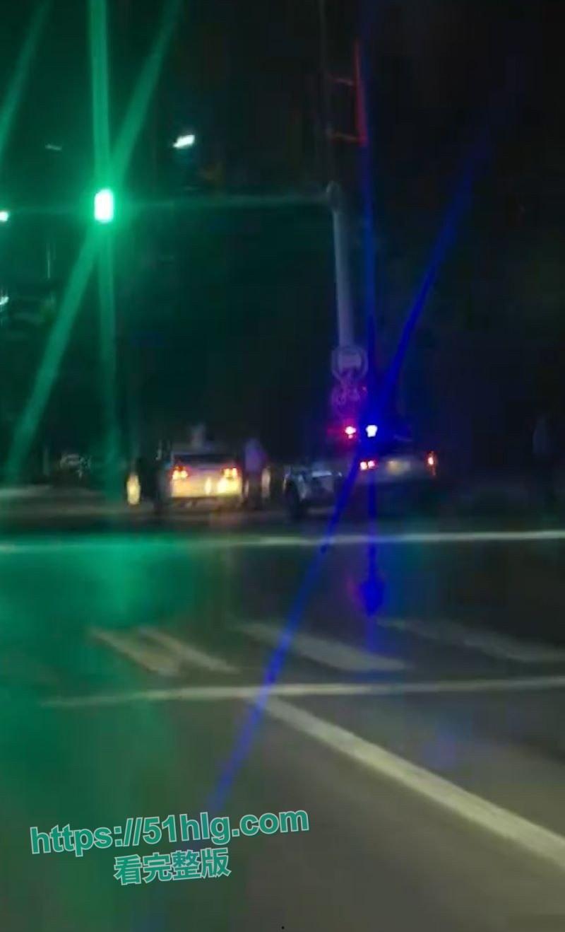 【山东诸城】繁荣路惊现死人头！伫立在马路中央周边血迹斑驳，路过行人被吓的当场昏厥，胆小勿入！-3